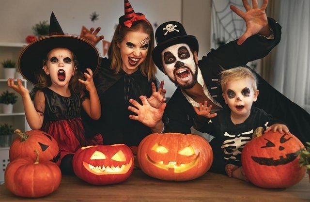 5 Spooky Halloween Party Games Everyone Will Love